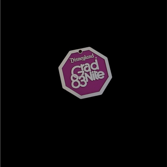 DISNEYLAND Grad Nite ‘83 medallion - Picture 1 of 3